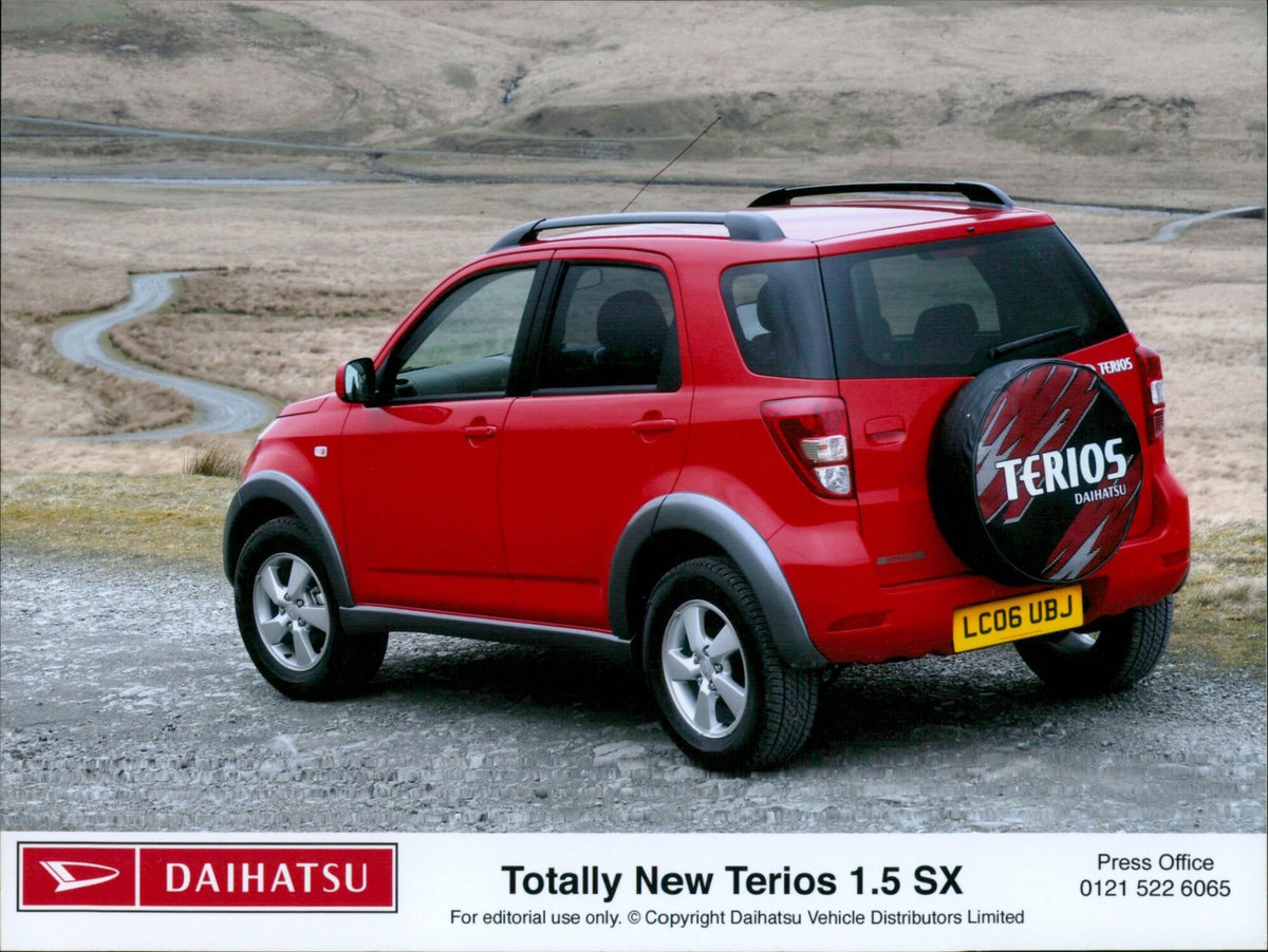 Daihatsu launches its new Terios 1.5 SX. - Vintage Photograph, image size:1200x902