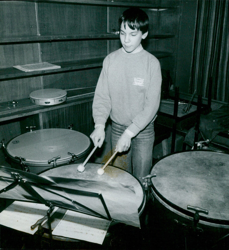 Musician Wood Witney rehearsing at Wood Green School in Chaudhry. - Vintage Photograph