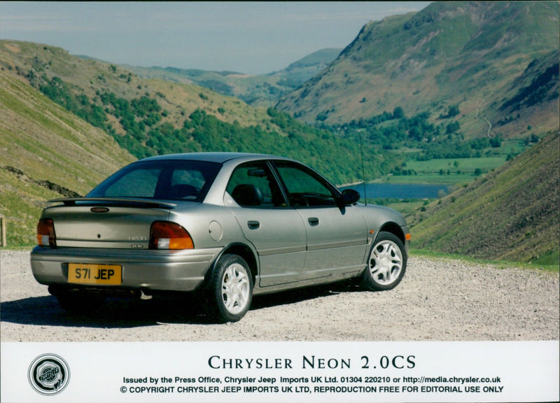 Chrysler Neon 2.0 CS - Vintage Photograph