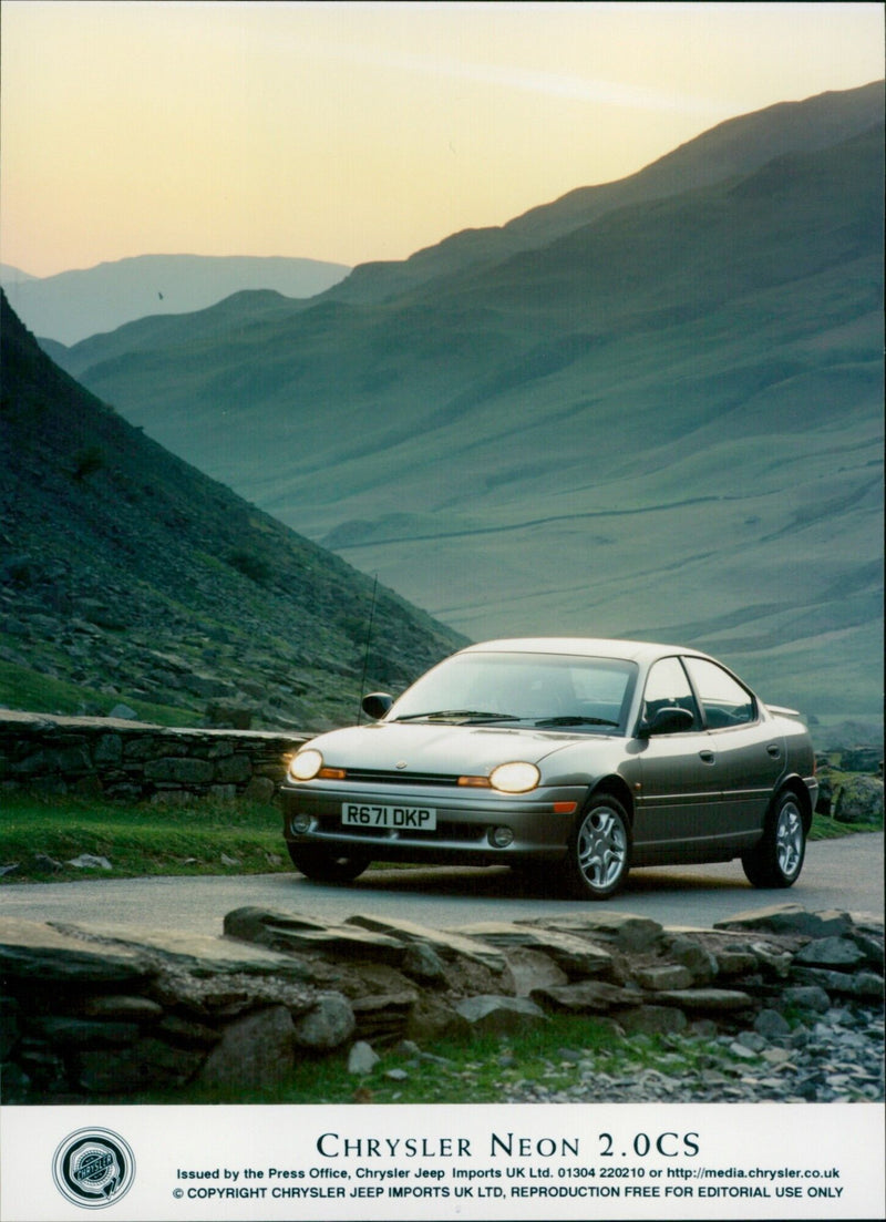 Chrysler Neon 2.0 CS - Vintage Photograph