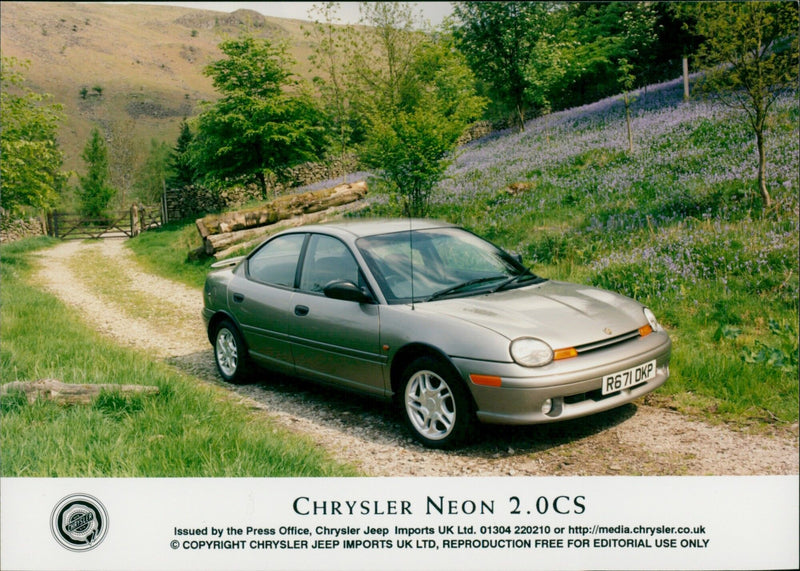 Chrysler Neon 2.0 CS - Vintage Photograph