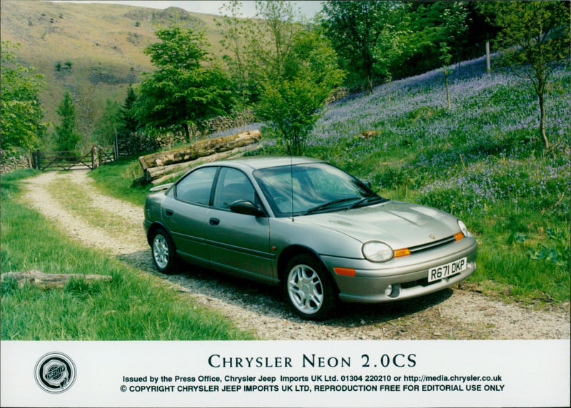 Chrysler Neon 2.0 CS - Vintage Photograph