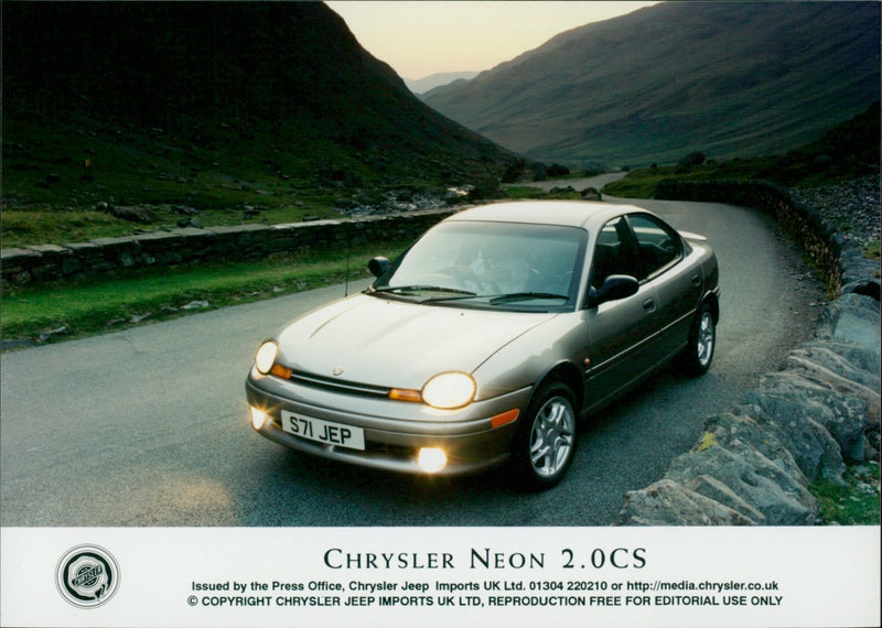 Chrysler Neon 2.0 CS - Vintage Photograph