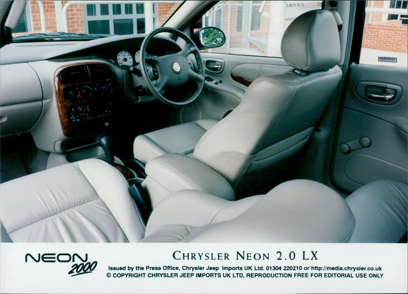 Chrysler Neon 2.0 LX - Vintage Photograph