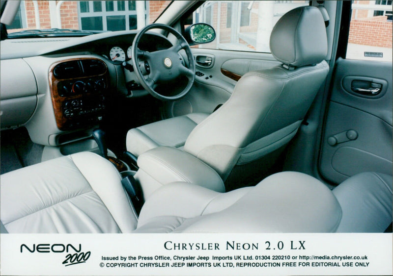 Chrysler Neon 2.0 LX - Vintage Photograph