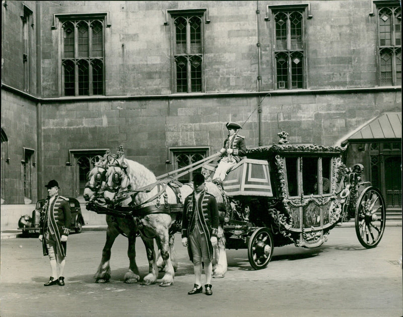 Royal Court at the Houses - Vintage Photograph