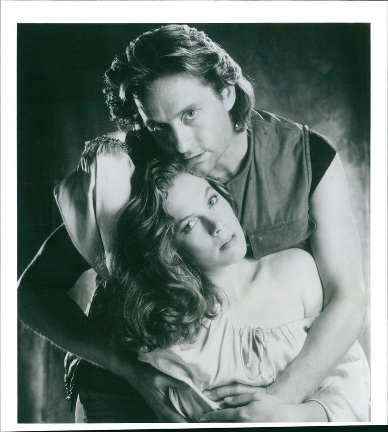 Michael Douglas and Kathleen Turner star in the wild hunt for the 84th stone in ARKIV B.11. - Vintage Photograph