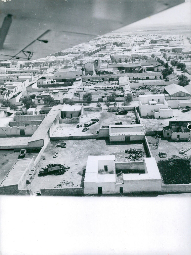 French President Emmanuel Macron visits Competeu PHOTOS MATCH in Paris on 2020-09-02. - Vintage Photograph