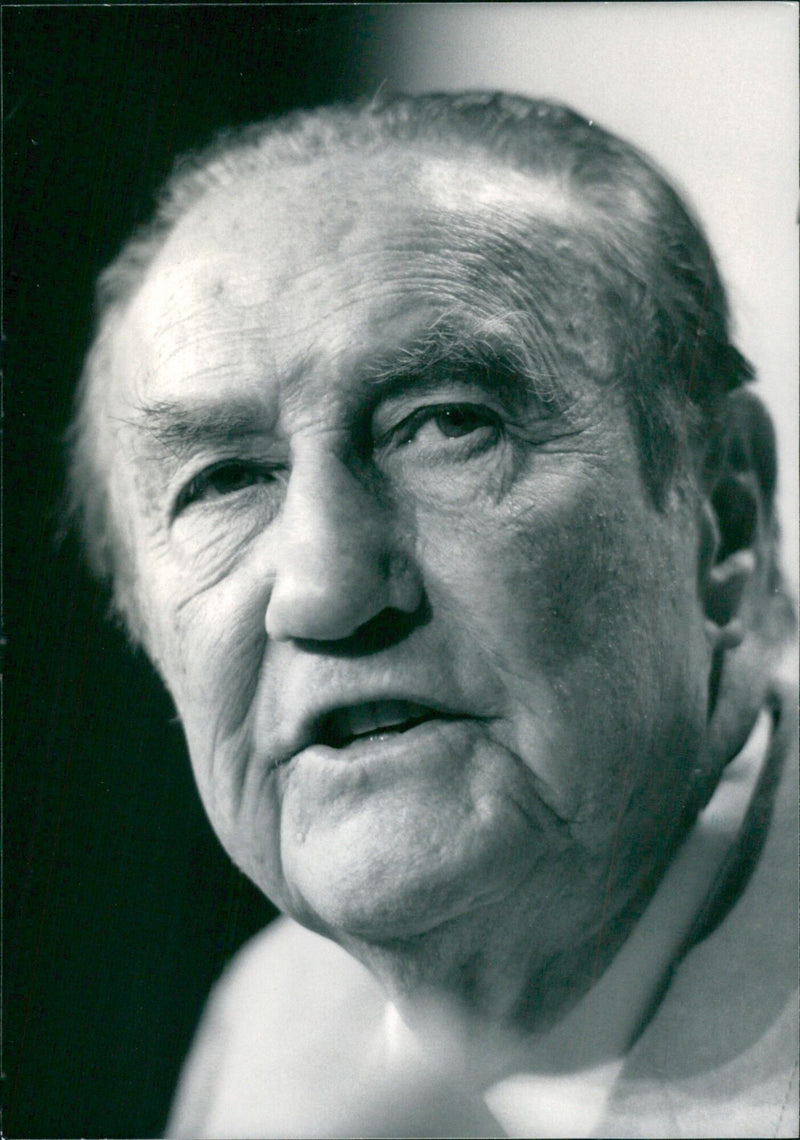 Senator Strom Thurmond, the veteran Republican Senator from South Carolina, defends President Reagan during the Irangate investigation in 1987. - Vintage Photograph