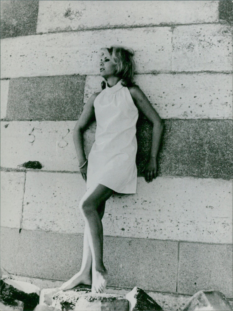 Patricia Viter of TEMA TOTAL MAGAZINE attends a press event in Madrid, Spain. - Vintage Photograph