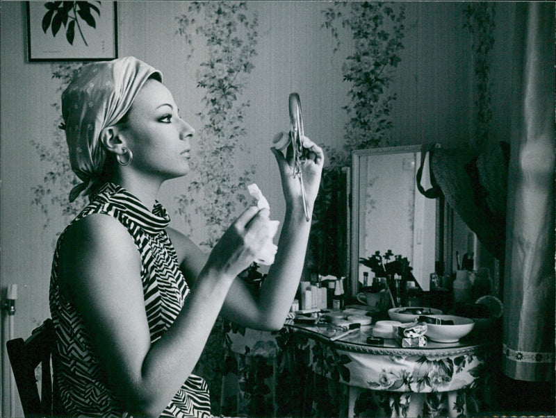 Italian actress Marilù Tolo poses in London, rumored to be the future queen of Spain and brushing up her English for potential film contracts. - Vintage Photograph