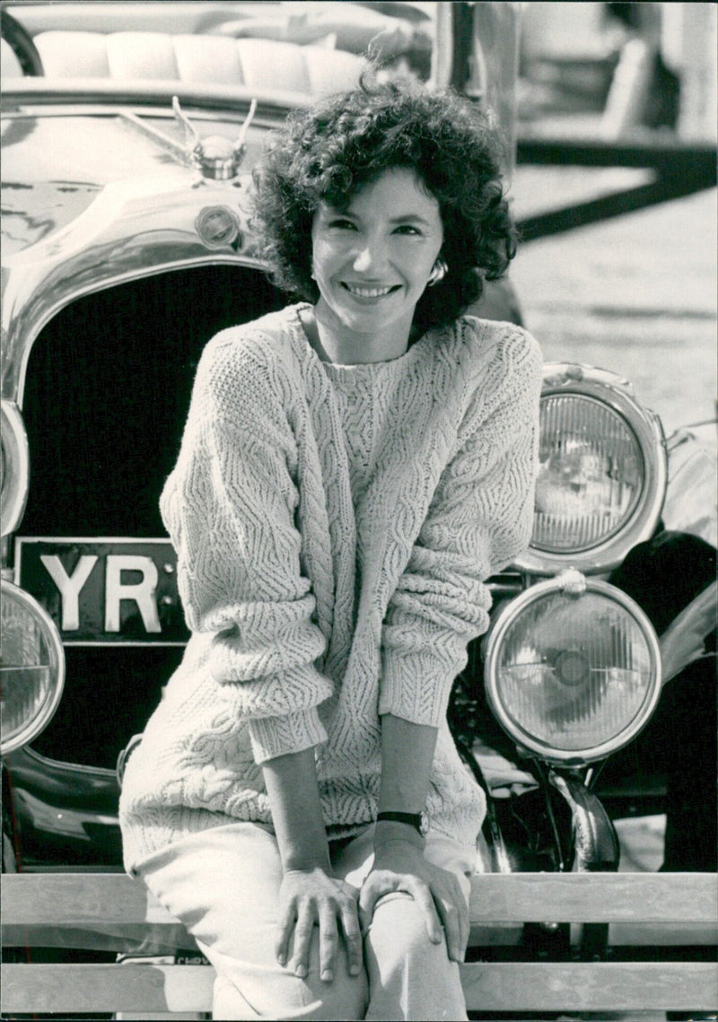 Actress Mary Steenburgen poses for a portrait while starring in the BBCTV dramatization of F. Scott Fitzgerald's "Tender is the Night" in 1986.  Photographer: Peter Abbey/Camera Press - Vintage Photograph