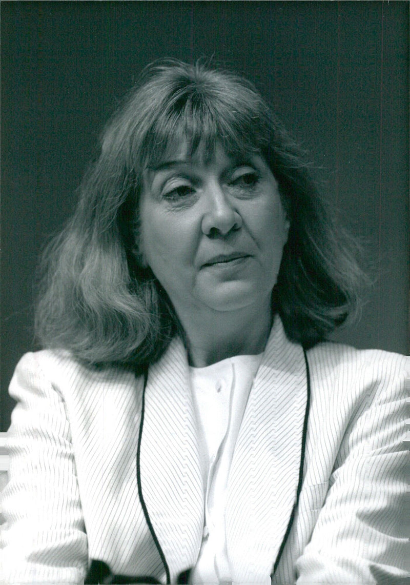 British actress Rosemary Martin performs in the National Theatre's 1989 production of "The March on Russia". - Vintage Photograph