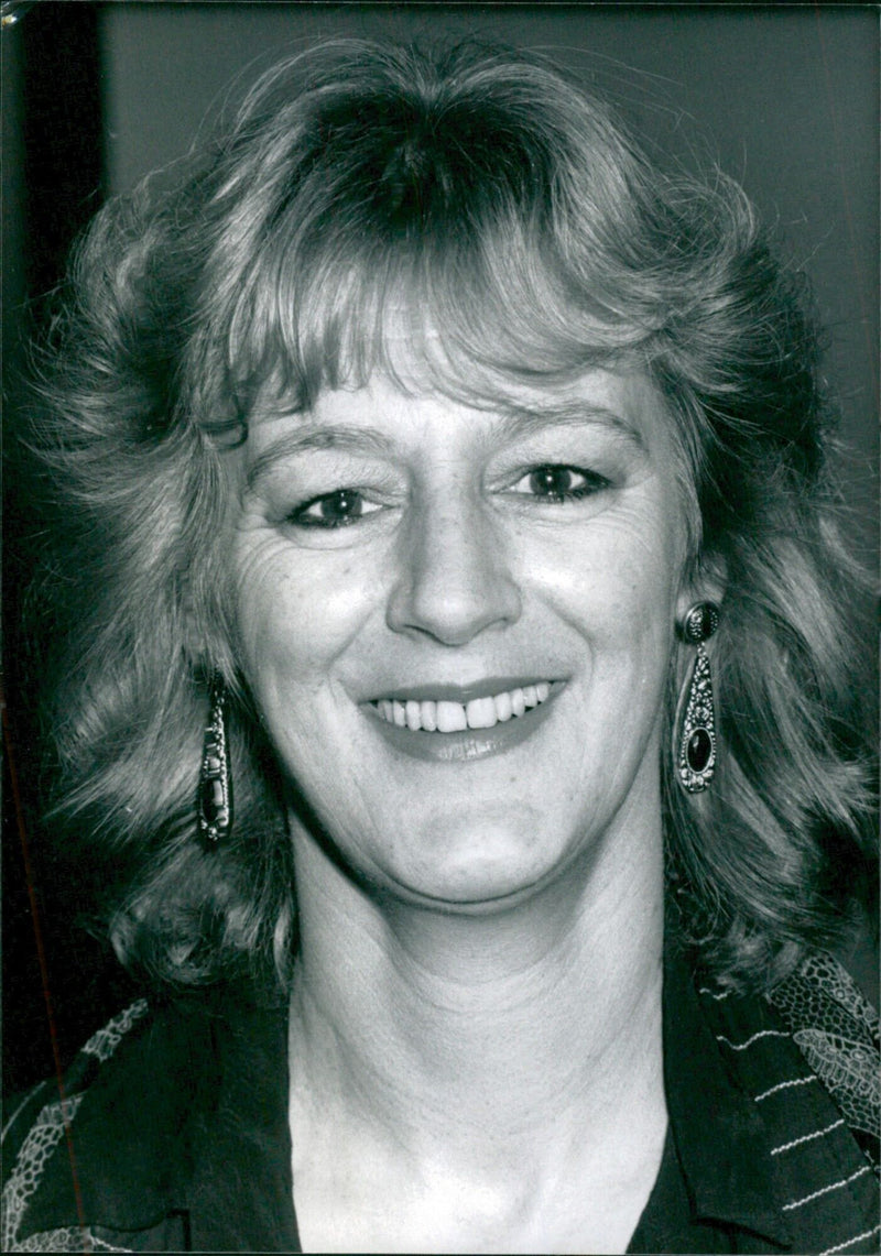 British actress Maggie Steed poses for a photo during a performance of the West End comedy, Steel Magnolias. Steed is known for her role in Shine on Harvey Moon and several RSC productions, including Much Ado About Nothing. - Vintage Photograph