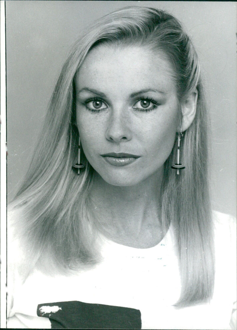 Australian actress Pamela Stephenson poses in London in 1980. - Vintage Photograph