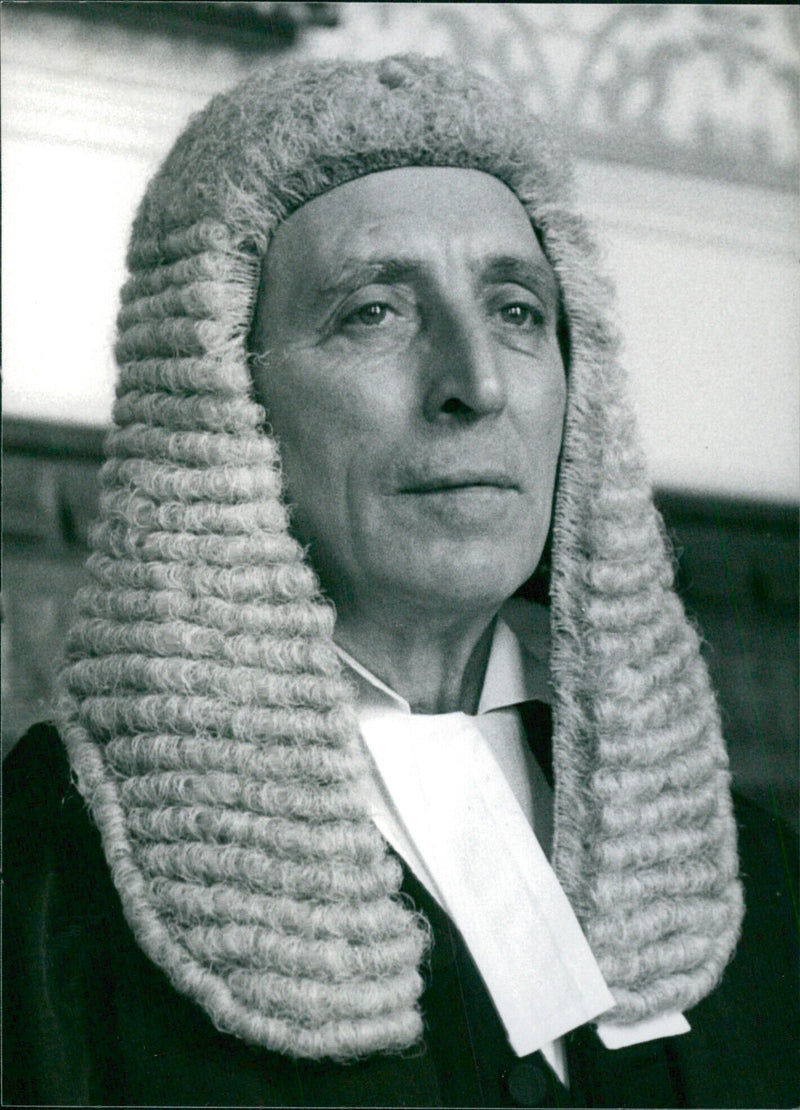 British Politicians George Thomas, Speaker of the House of Commons since 1976, and Labour M.P. for Cardiff West since 1950, meet at Westminster in 1929. - Vintage Photograph