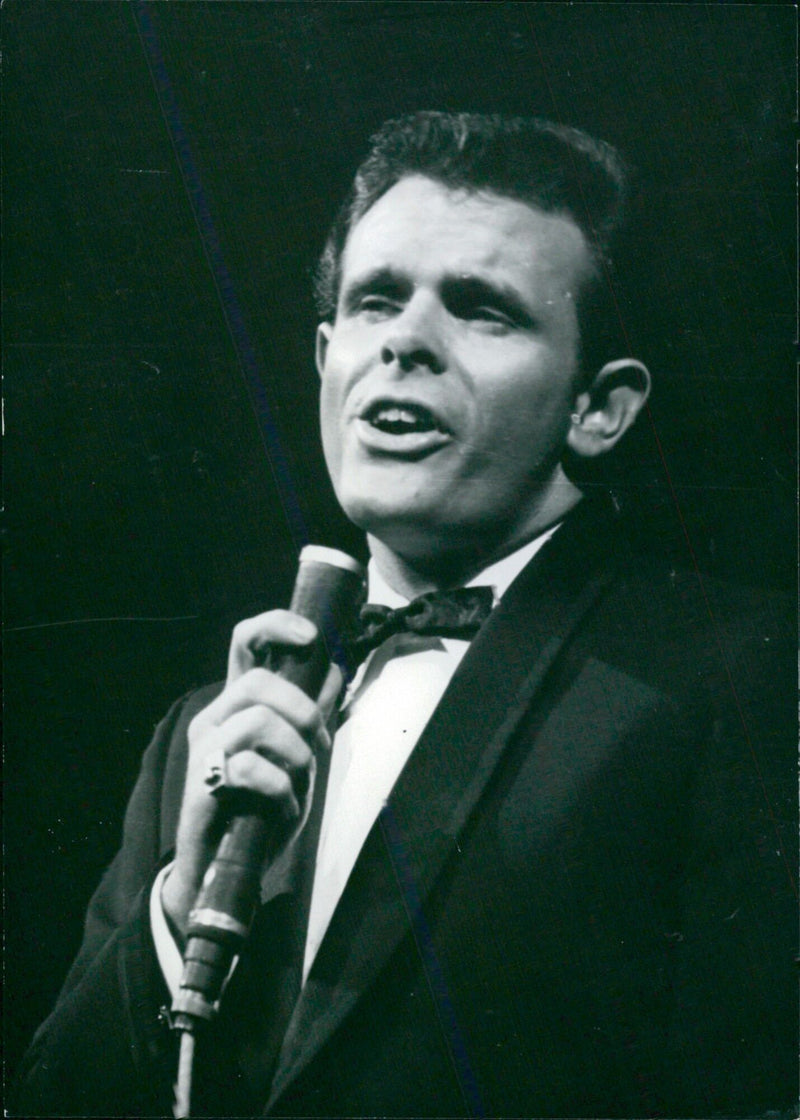 American singer DEL SHANNON performs onstage on the 7th of May, 1963. - Vintage Photograph