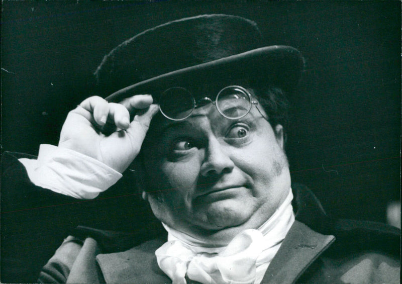 British comedian Harry Secombe performs as Pickwick in the musical adaptation of Charles Dickens' novel, on August 20, 1963 in Stockholm, Sweden. - Vintage Photograph