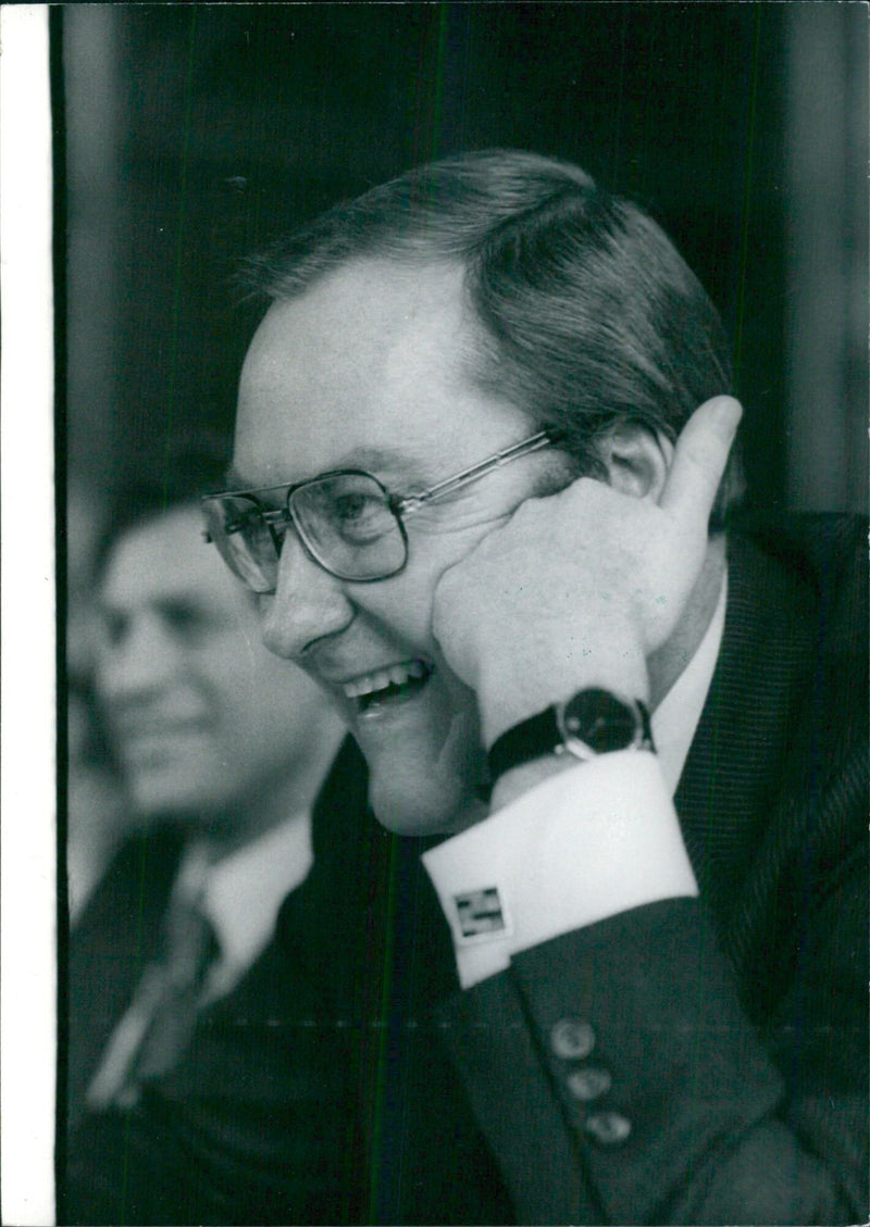 Governor James R. Thompson of Illinois, a Republican, speaks at a press conference in May 1987. - Vintage Photograph