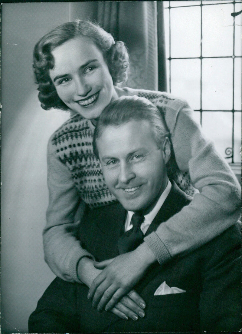 Norwegian explorer Thor Heyerdahl and his wife pose for a portrait study in London, England, in the 1940s. - Vintage Photograph