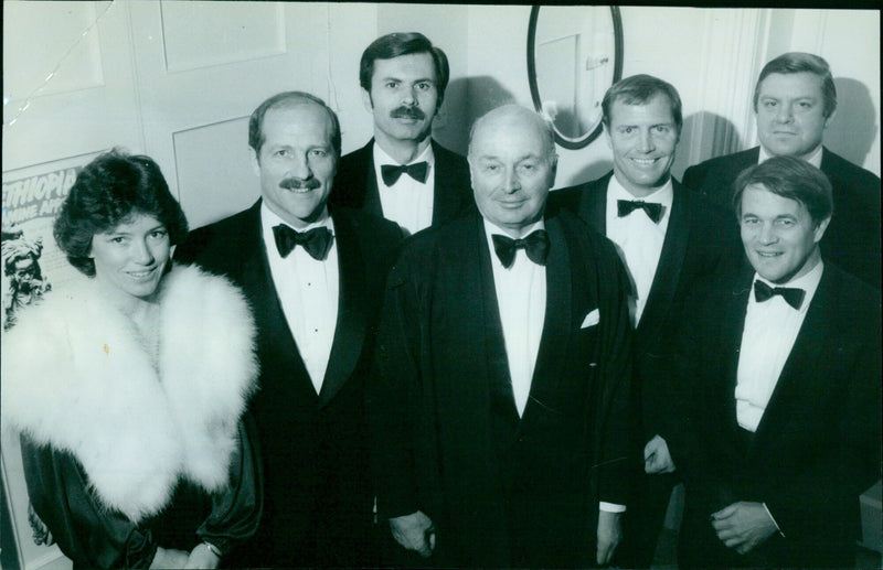 Astronauts from the STS-51A mission visit Oxford University. - Vintage Photograph