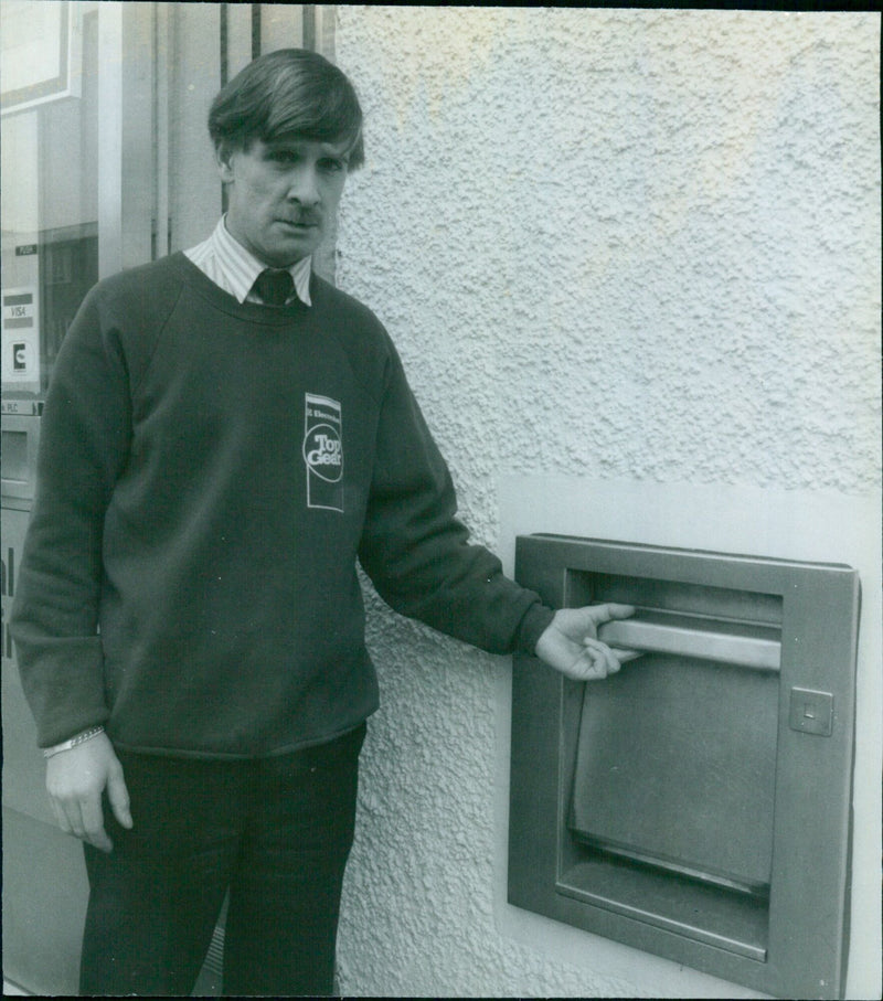 Stephen Talbot of Rumbelows, who was robbed at a night safe in Headington, Oxford, is seen here. - Vintage Photograph