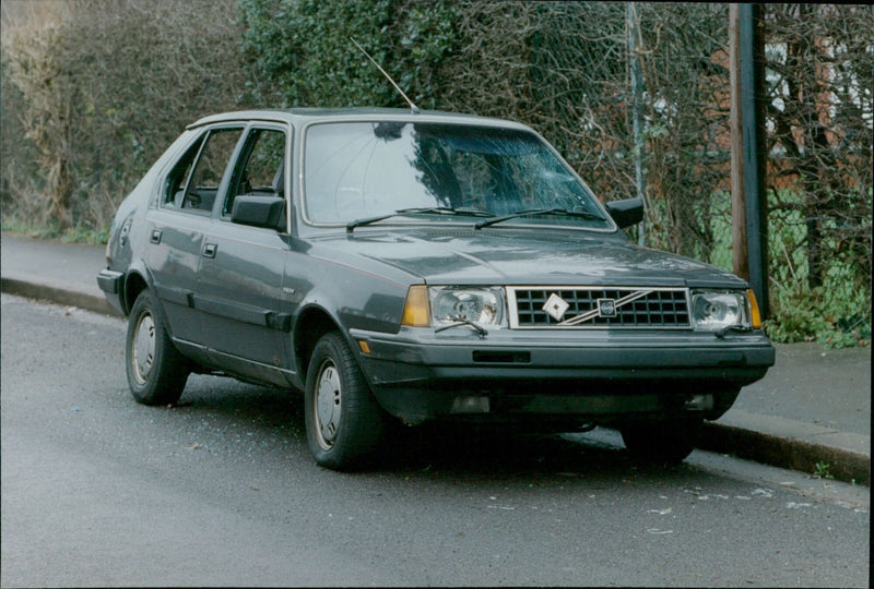 A smashed and abandoned Volvo car in St Peter's Road, Wolvercote. - Vintage Photograph