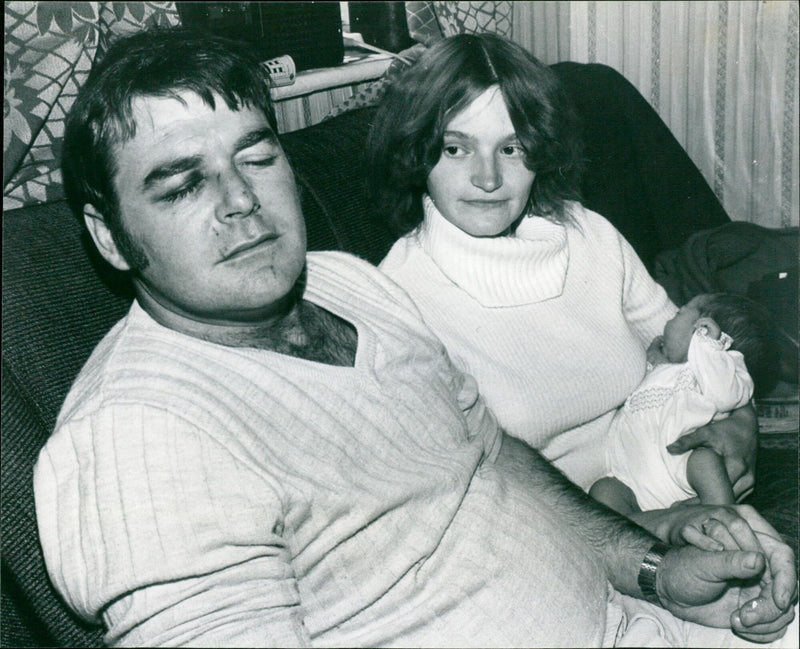 Paul Foster with his family and newborn son Carl. - Vintage Photograph