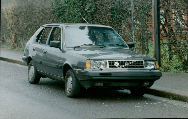 Abandoned Volvo car in St Peter's Rd, Wolvercote. - Vintage Photograph