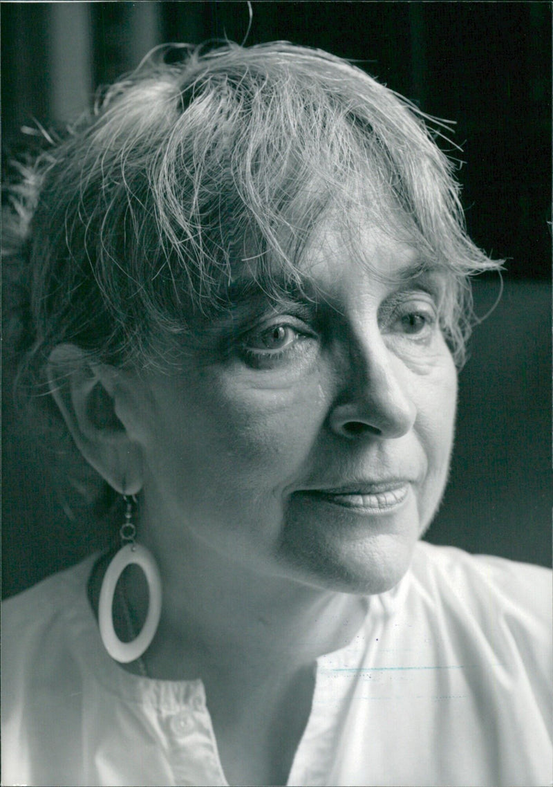 British author Alice Thomas Ellis poses for a photograph in London, England, 1986. - Vintage Photograph