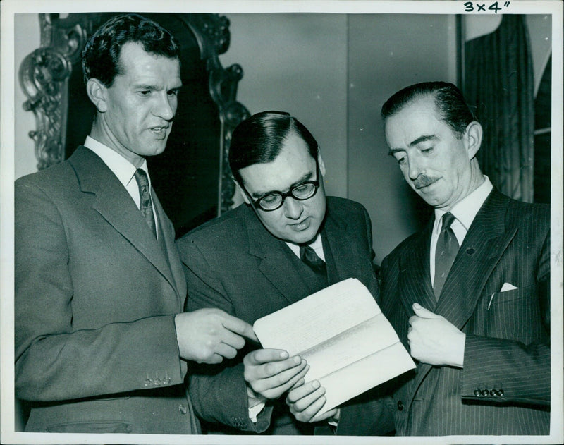 Oxford team competing in the second round of the national speaking contest of the Advertising Association. - Vintage Photograph