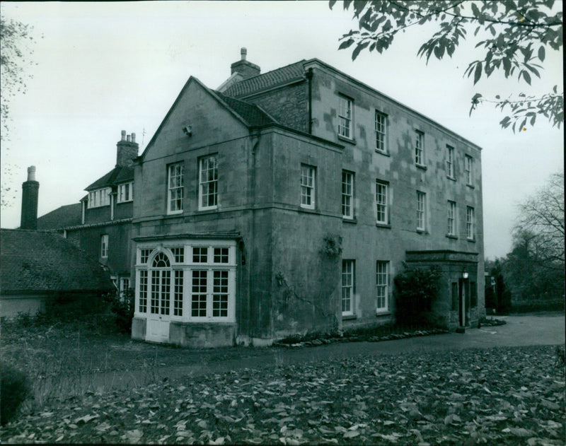 Ruskin College, Oxford, celebrates the opening of its newly-renovated hall of residence, Ruskin Hall. - Vintage Photograph