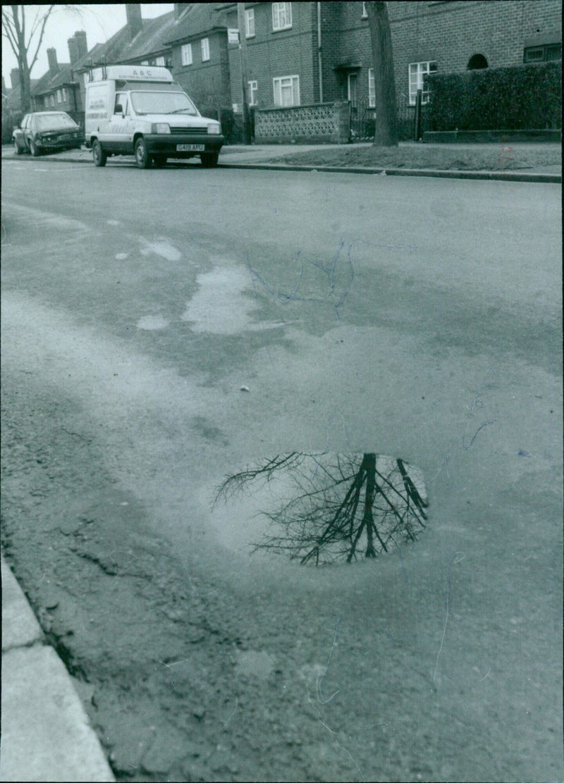 An Oxford pothole is filled by a crew of workers on Nowell Road. - Vintage Photograph