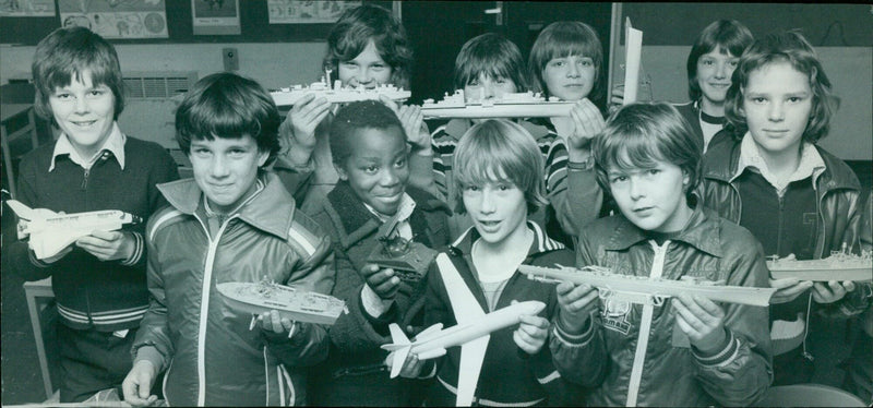 Students of Shepherd Hill School posing with their models. - Vintage Photograph