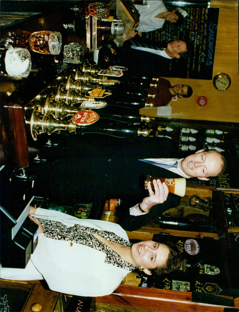 Fans gather at the St. Aldates Tavern on February 18, 1993. - Vintage Photograph