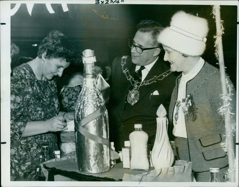 Mrs. Oxford from the Mail & Times is pictured attending a meeting in London. - Vintage Photograph