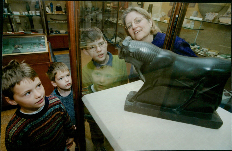 Katherine Booth Stevens, Clore Education Officer, takes part in Oxford Day at the Ashmolean Museum. - Vintage Photograph