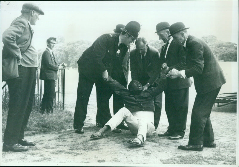 Anti-Apartheid Demonstrater Removed From Oxford Mail University Pitch. - Vintage Photograph