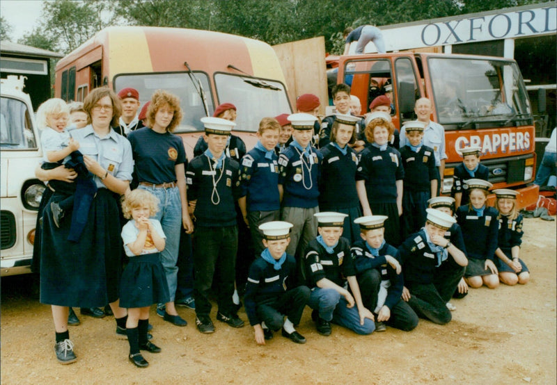 Members of the Oxford University Boat Club take part in a traditional 'Capping' ceremony. - Vintage Photograph