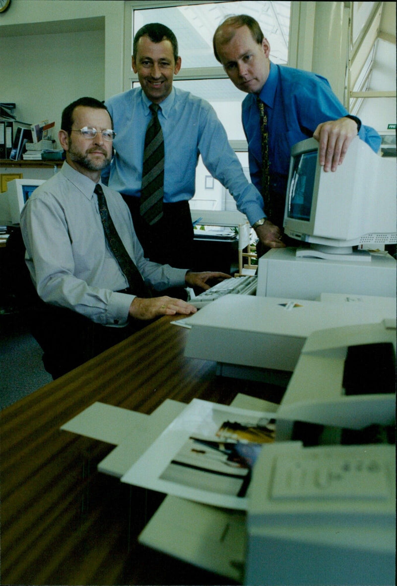 A group of students from Oxford Science Park learning about U Software 2000. - Vintage Photograph