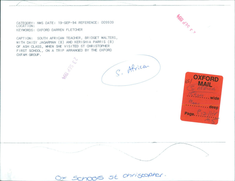 South African teacher Bridget Walters visits St Christopher First School with Daisy Jagarman and Kerishia Parris of Ash Class. - Vintage Photograph