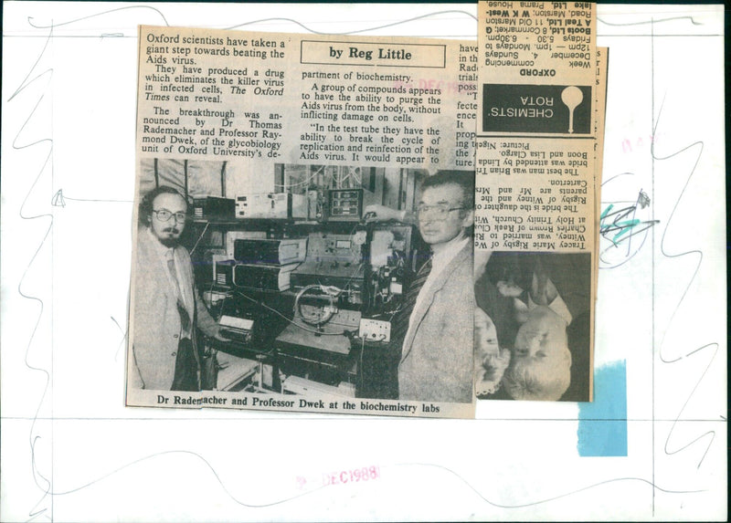 Oxford scientists announce breakthrough in the fight against Aids virus. - Vintage Photograph