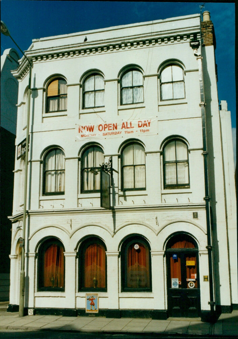 The Apollo in Oxford now offers extended hours on Monday to Saturday from 11am to 11pm. - Vintage Photograph