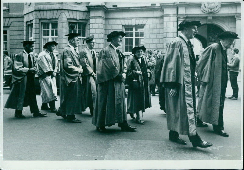 Eight distinguished individuals take part in the procession during Encaenia in Oxford. - Vintage Photograph