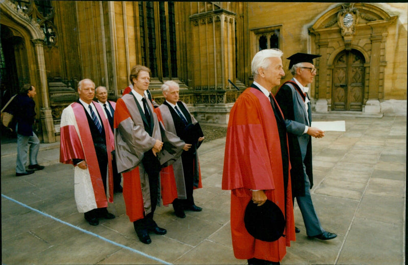 The annual Encaenia procession at Oxford University in 1993. - Vintage Photograph