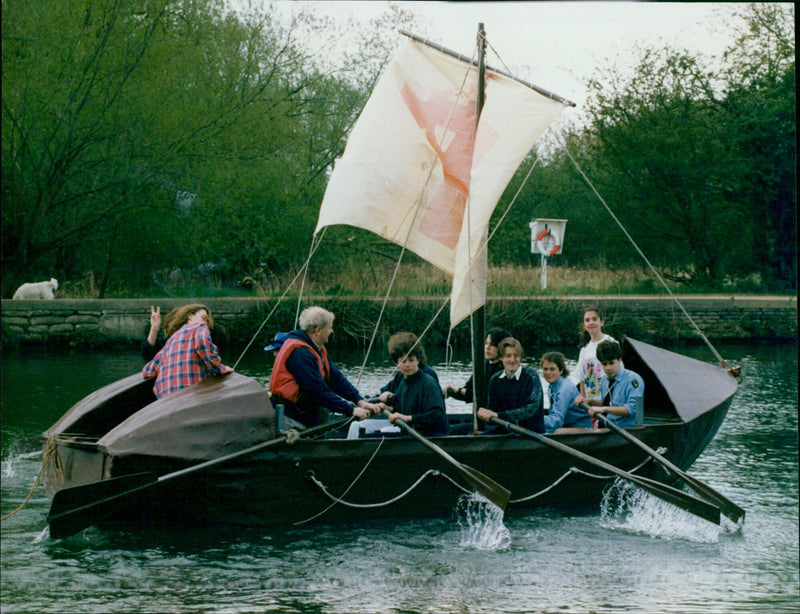 Ox ford OX SCOUTS in Gail Sea repairing a boat. - Vintage Photograph