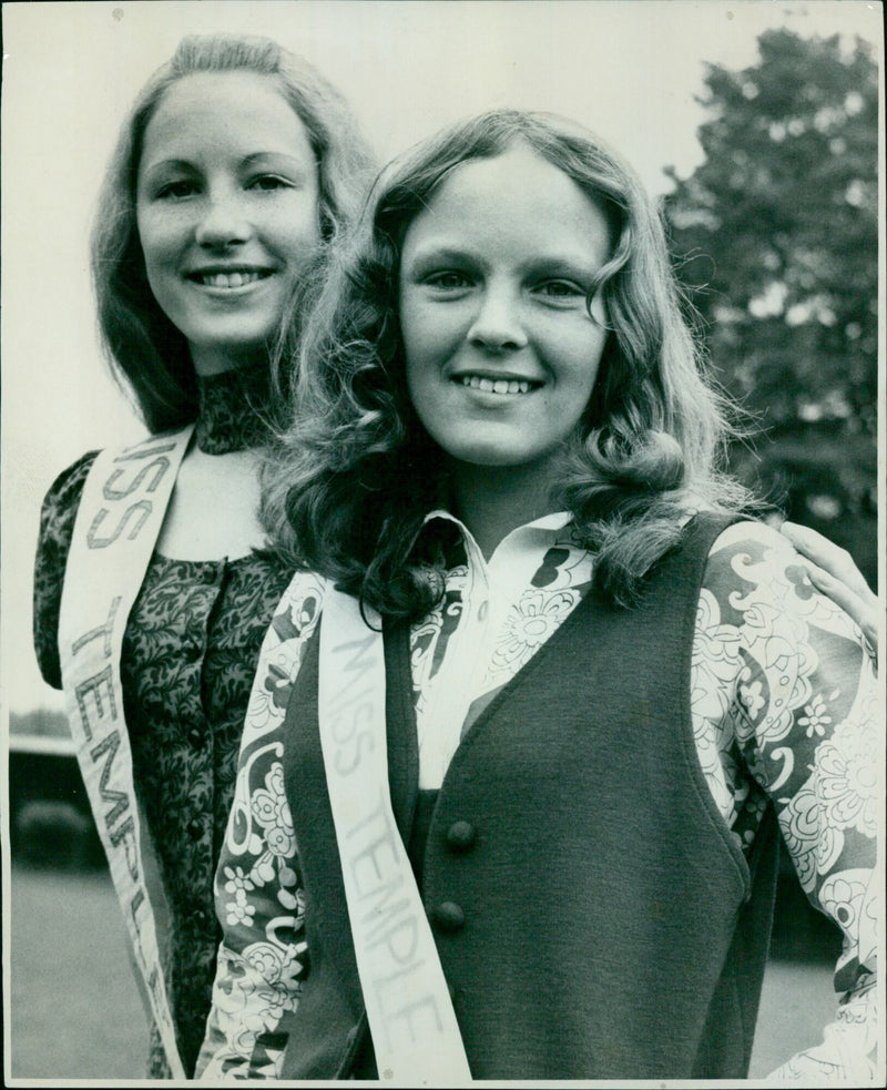 Two Temple Cowley School students, 15-year-old Lynn Padbury and 12-year-old Linda Tucker, open the school's fete. - Vintage Photograph