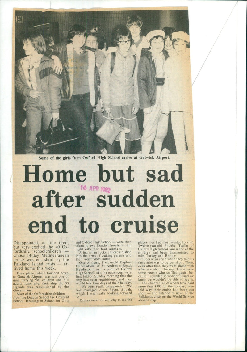 Disappointed students of Oxford High School arrive home after their Mediterranean cruise is cut short due to the Falkland Island crisis. - Vintage Photograph