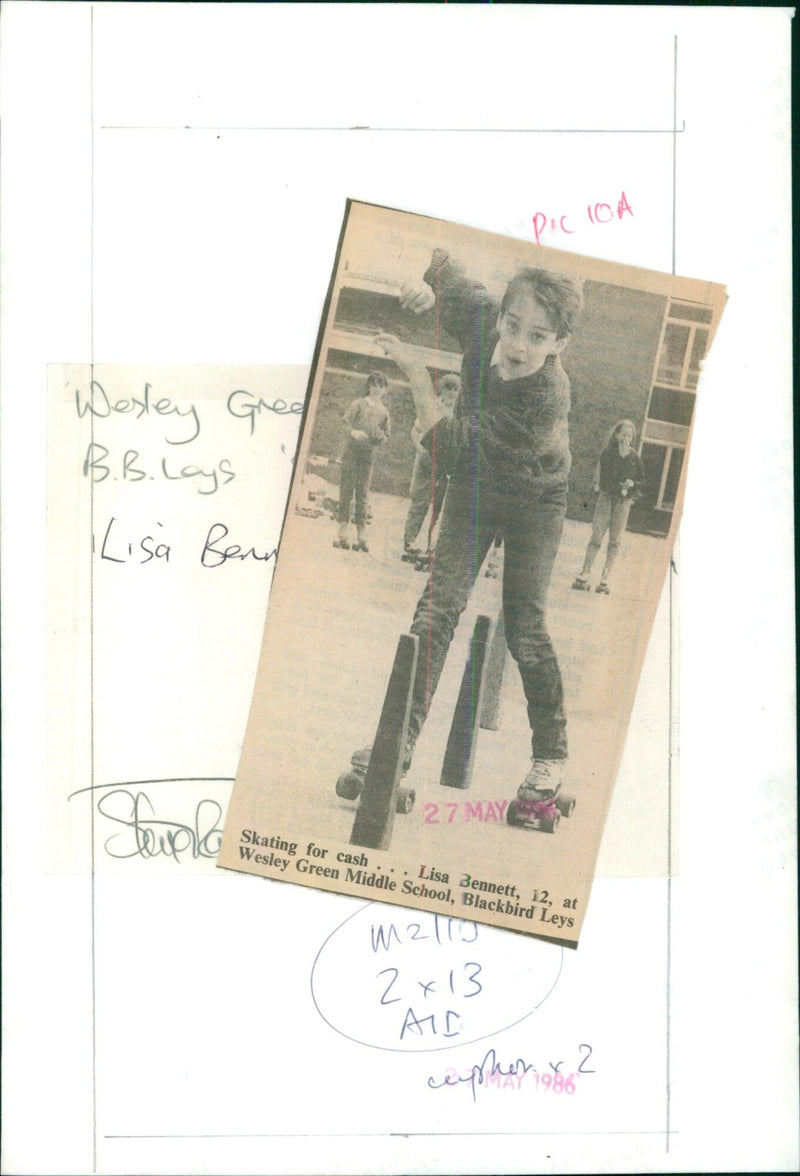 Lisa Bennett, 12, skates for cash at Wesley Green Middle School in Blackbird Leys. - Vintage Photograph