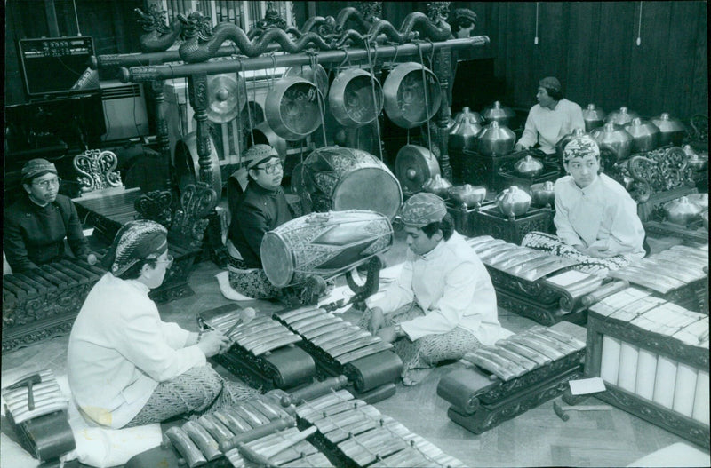 Instruments of a Javanese Gamel orchestra are presented as a gift to the Bate Collection of Historical Instruments. - Vintage Photograph